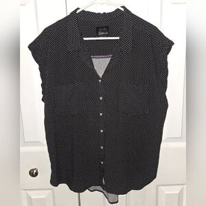 JACHS Girlfriend Black and White Button Down Shirt With Heart Pattern. Size 2XL